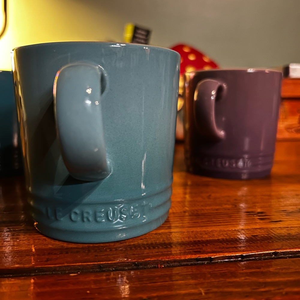 Le Creuset Stoneware Mug Set — Red, Orange, Yellow, Teal, Blue, Purple - Picture 4 of 6